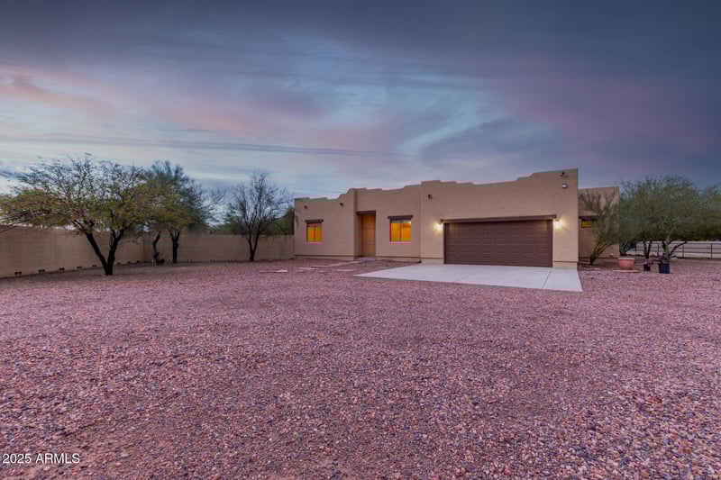38913 21st Ave, Phoenix, AZ 85086