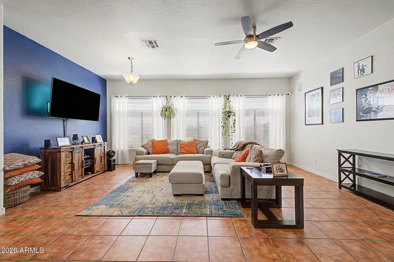 3901 Carter Dr, Phoenix, AZ 85042