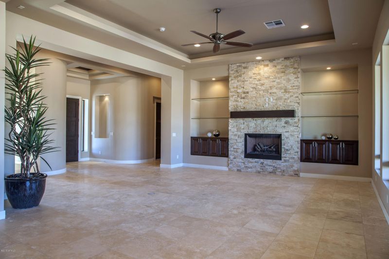 39011 N 11th Ave, Phoenix, AZ 85086