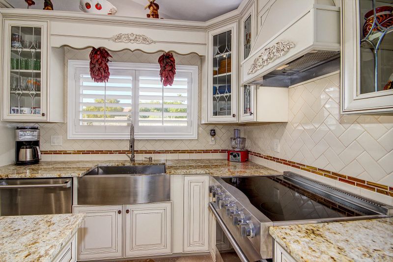 3902 E Amberwood Dr, Phoenix, AZ 85048