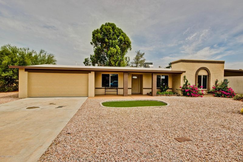 3902 E Paradise Dr, Phoenix, AZ 85028