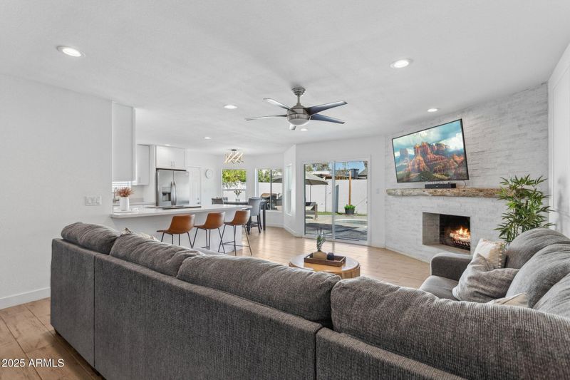 3902 E Windrose Dr, Phoenix, AZ 85032