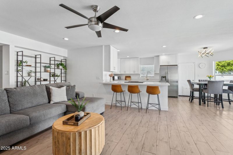 3902 E Windrose Dr, Phoenix, AZ 85032