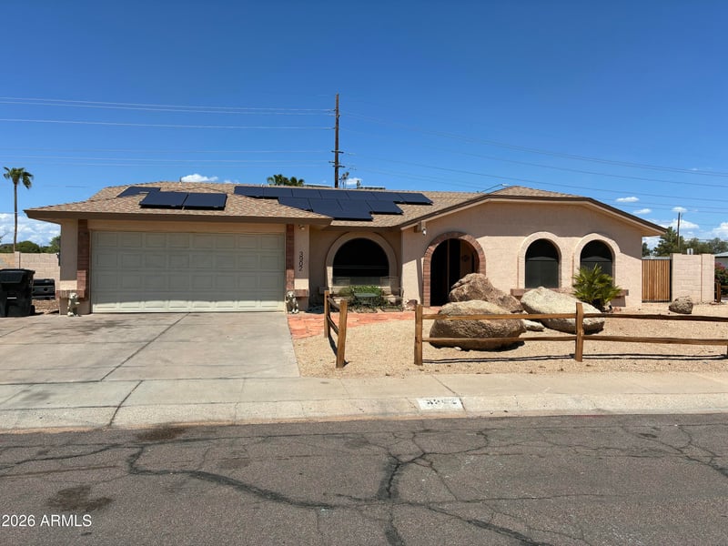 3902 W Villa Theresa Dr, Glendale, AZ 85308