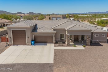 39024 11th Ave, Phoenix, AZ 85086