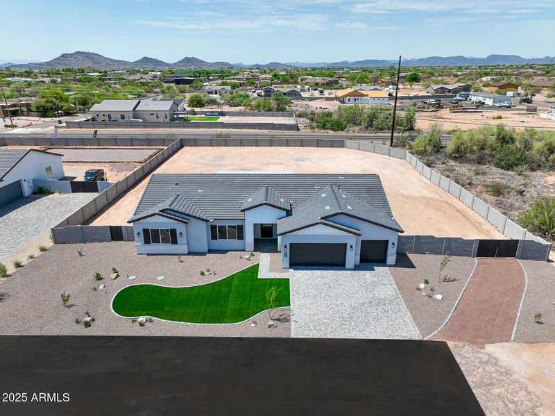 39024 6th Dr, Phoenix, AZ 85086