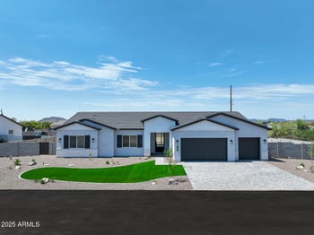 39024 6th Dr, Phoenix, AZ 85086