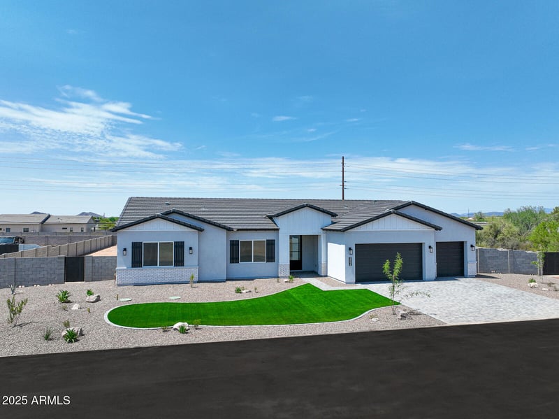 39024 6th Dr, Phoenix, AZ 85086