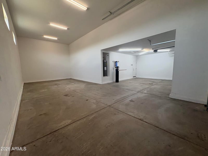39026 N 9th Ave, Phoenix, AZ 85086
