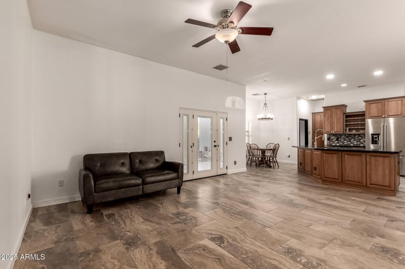 39029 21st Ave, Phoenix, AZ 85086