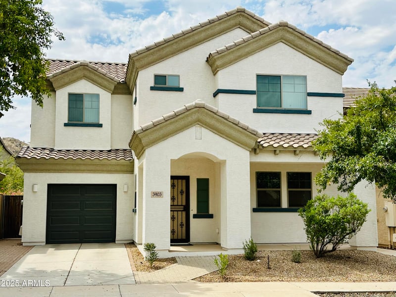 3903 Branham Ln, Phoenix, AZ 85042