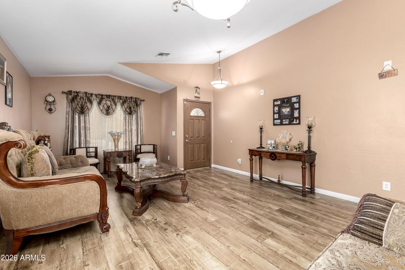 3904 W Sandra Ter, Phoenix, AZ 85053