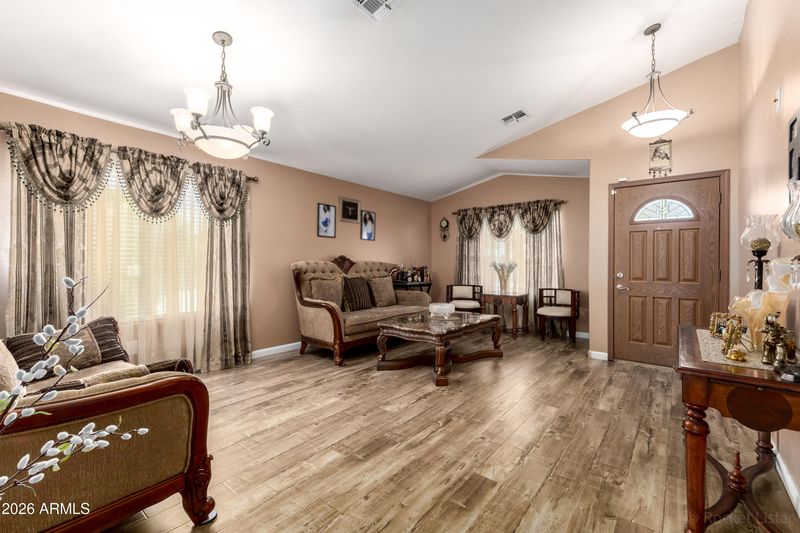 3904 W Sandra Ter, Phoenix, AZ 85053