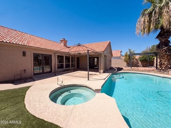 3906 E Amberwood Dr, Phoenix, AZ 85048