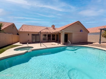 3906 E Amberwood Dr, Phoenix, AZ 85048