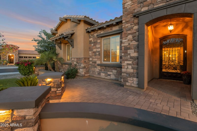 3907 Carob Dr, Gilbert, AZ 85298