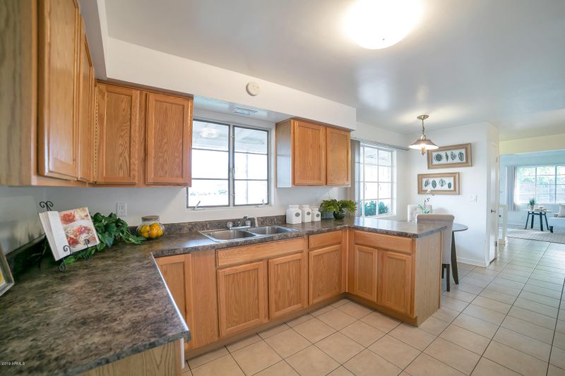 3907 E Oak St, Phoenix, AZ 85008