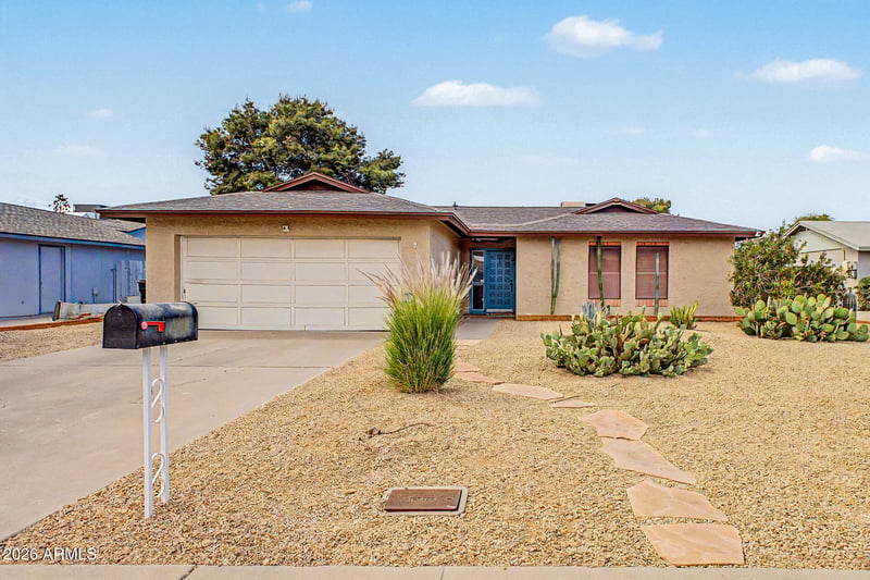 3907 Windrose Dr, Phoenix, AZ 85032