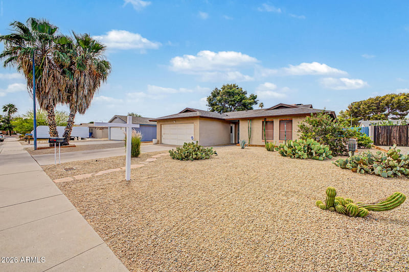 3907 Windrose Dr, Phoenix, AZ 85032