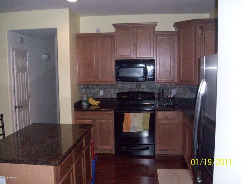 3908 E Branham Ln, Phoenix, AZ 85042