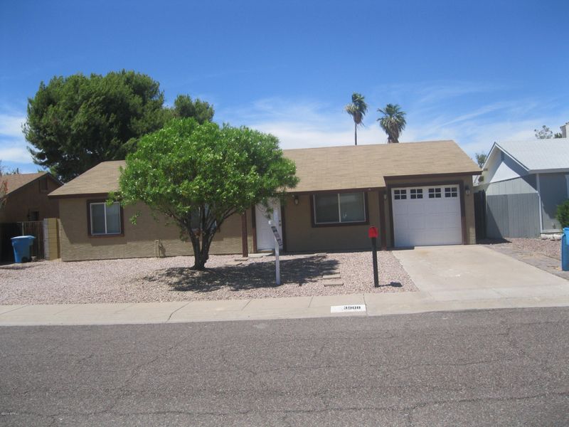 3908 E Hillery Dr, Phoenix, AZ 85032