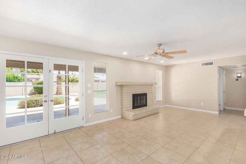 3908 W Voltaire Ave, Phoenix, AZ 85029
