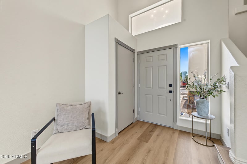 3910 E Kimberly Way, Phoenix, AZ 85050
