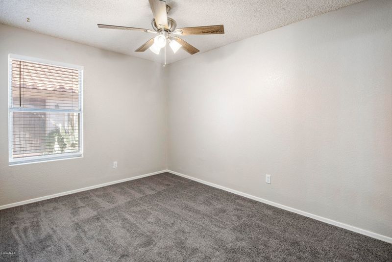 3910 E South Fork Dr, Phoenix, AZ 85044
