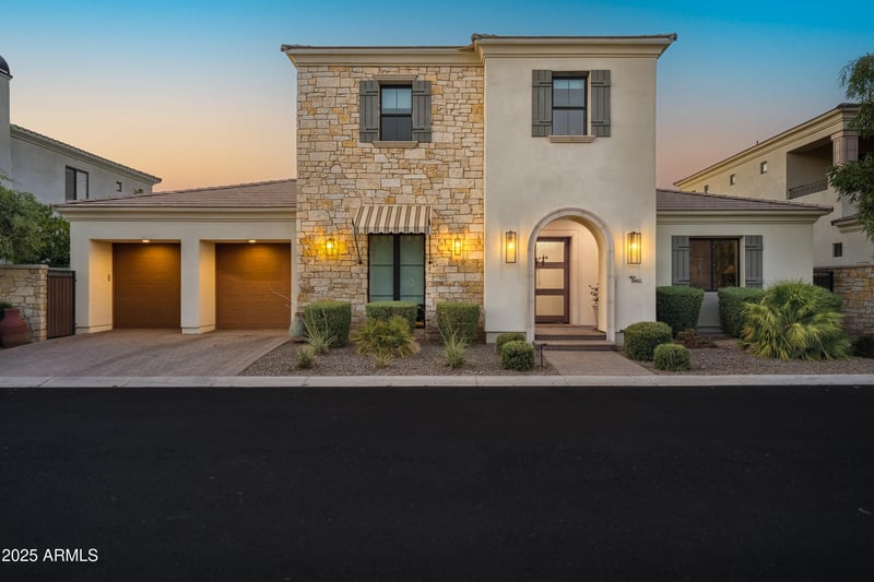 3912 Crittenden Ln, Phoenix, AZ 85018