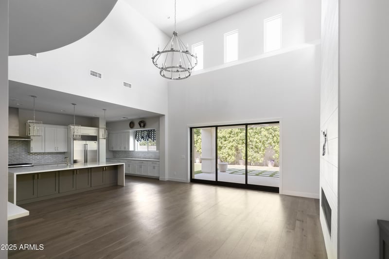 3912 Crittenden Ln, Phoenix, AZ 85018