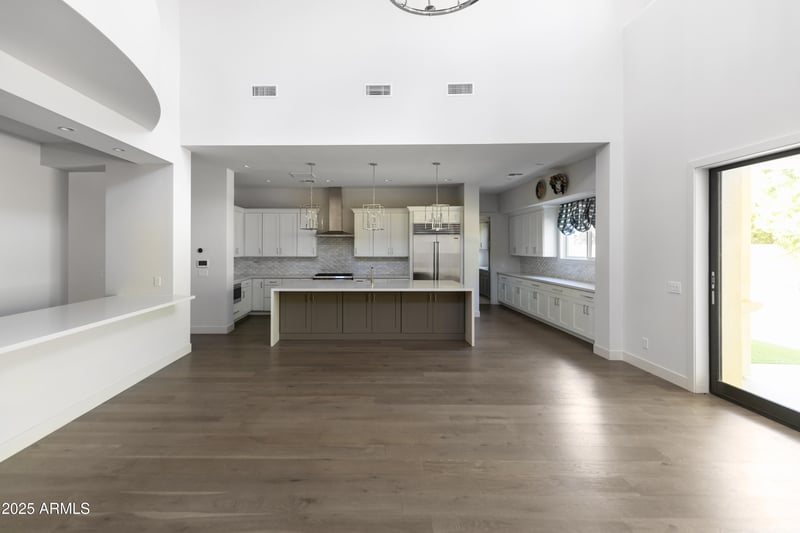 3912 Crittenden Ln, Phoenix, AZ 85018