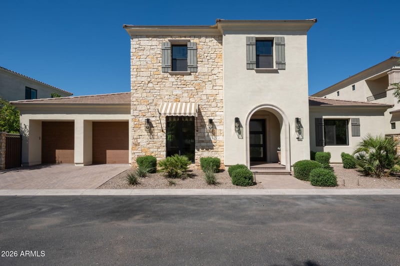 3912 E Crittenden Ln, Phoenix, AZ 85018