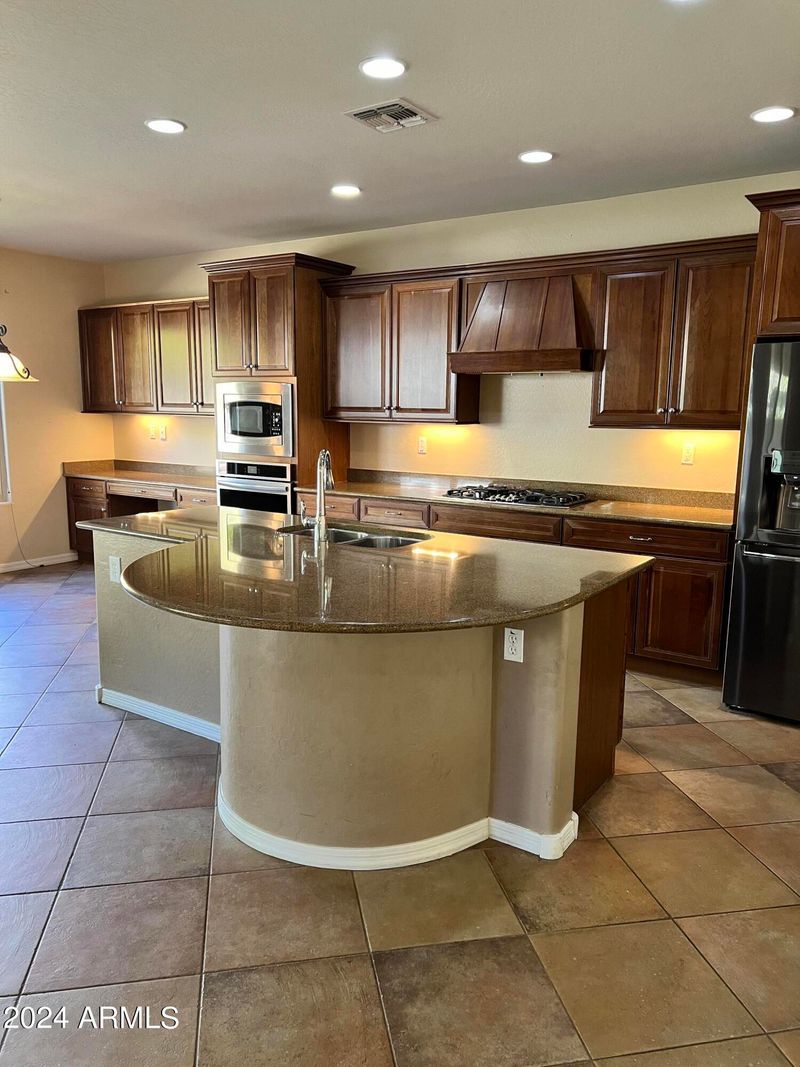 3912 E Half Hitch Pl, Phoenix, AZ 85050