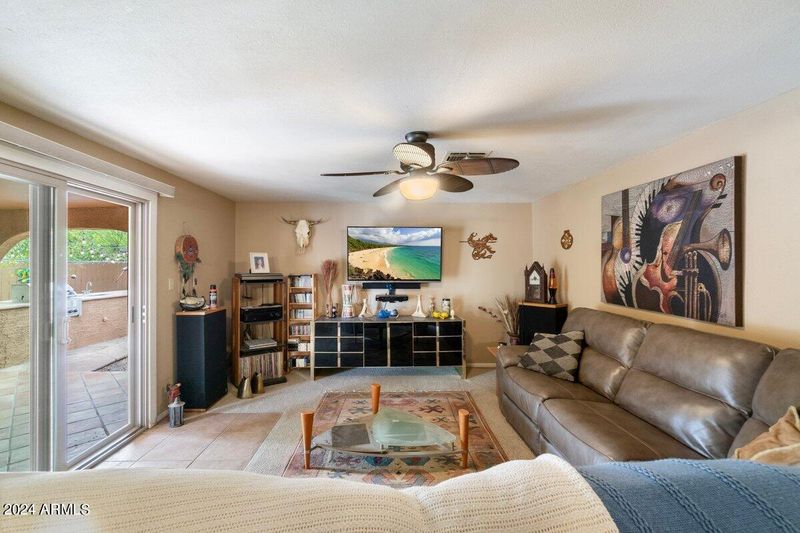 3913 E Pershing Ave, Phoenix, AZ 85032