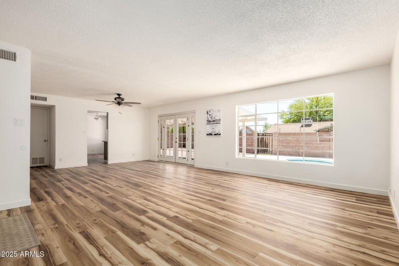 3913 Krall St, Phoenix, AZ 85019