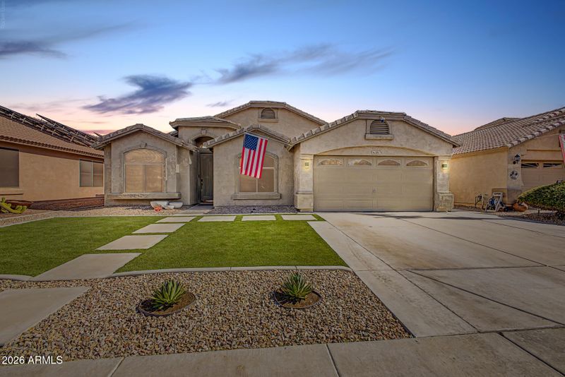 3913 W Escuda Dr, Glendale, AZ 85308