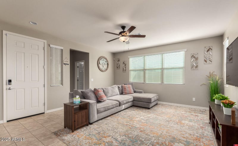 3914 58th Ln, Phoenix, AZ 85043