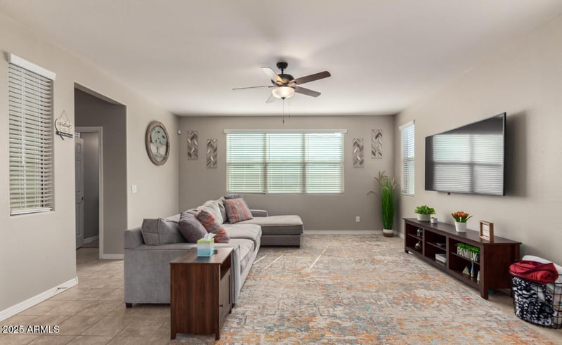 3914 58th Ln, Phoenix, AZ 85043