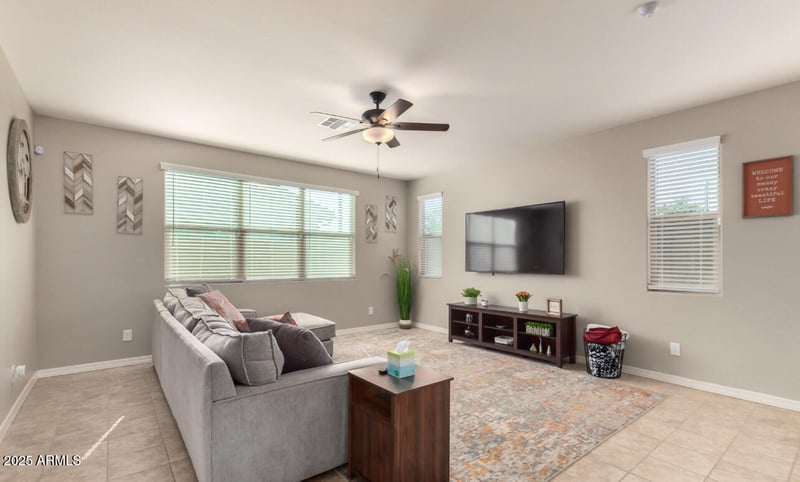 3914 58th Ln, Phoenix, AZ 85043