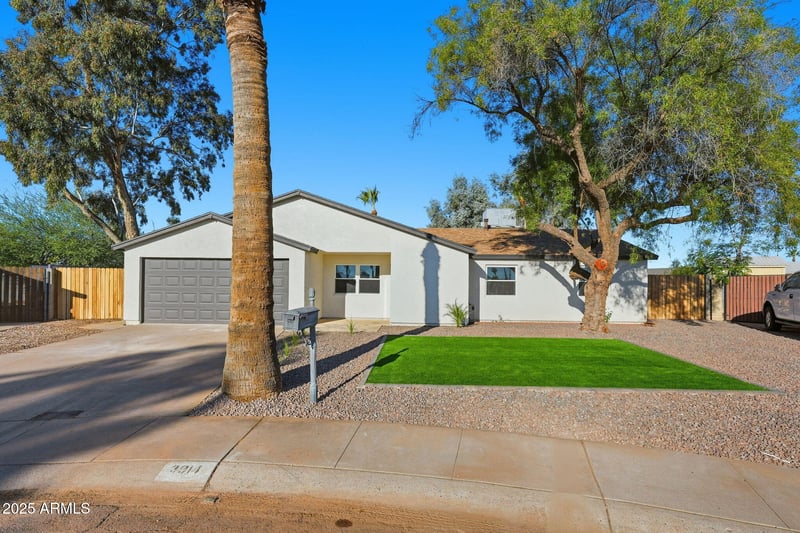 3914 Andorra Dr, Phoenix, AZ 85032