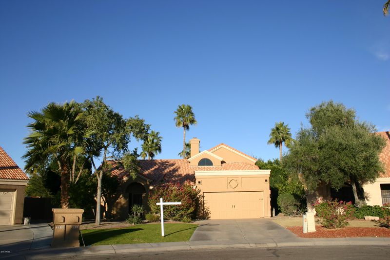 3914 E Hiddenview Dr, Phoenix, AZ 85048