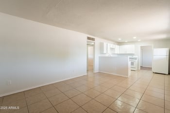 3914 Palm Ln, Phoenix, AZ 85009