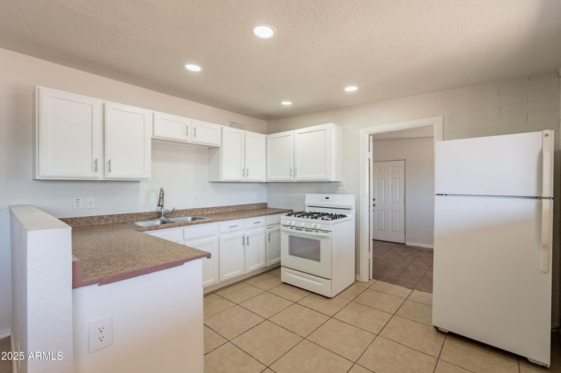 3914 Palm Ln, Phoenix, AZ 85009