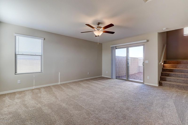 3914 S 81st Glen, Phoenix, AZ 85043