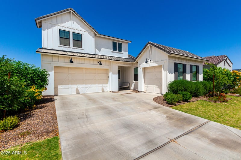 3914 Serpentine Dr, San Tan Valley, AZ 85144