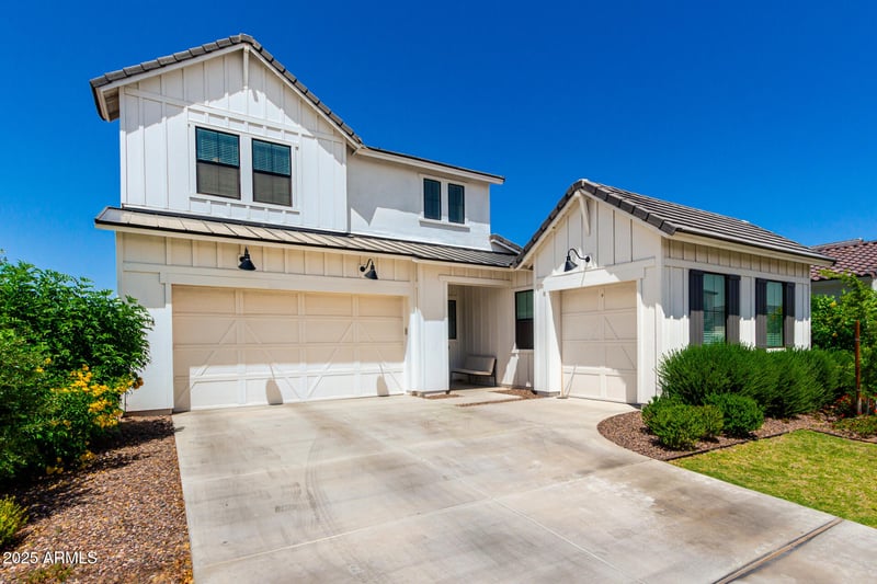3914 Serpentine Dr, San Tan Valley, AZ 85144