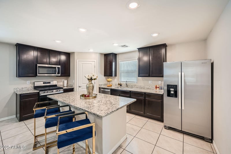 3916 79th Ln, Phoenix, AZ 85043