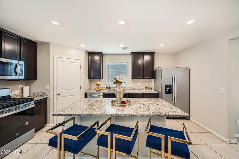 3916 79th Ln, Phoenix, AZ 85043