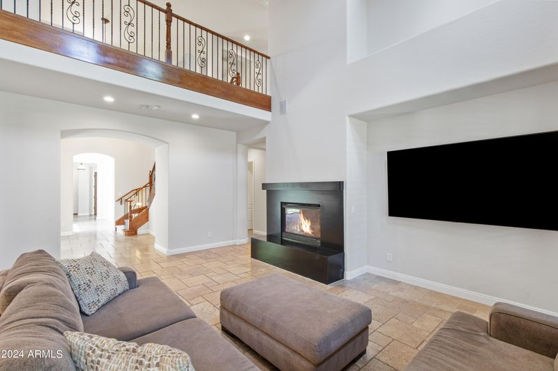 3916 E Covey Ln, Phoenix, AZ 85050