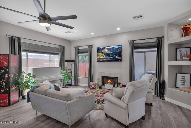 3917 Carter Dr, Phoenix, AZ 85042